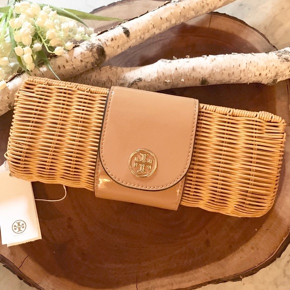 Tory Burch Handbags - ✂️ LAST ONE 🎉🎉HP🎉🎉Tory Burch Woven Clutch